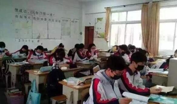 (教育问答）如厕训练一波三折，打屁股能让孩子长记性吗？