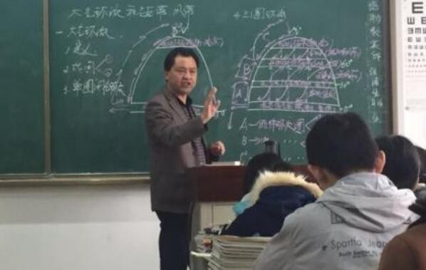 【要闻】男子6岁被拐始终牢记父母名 18年后相聚(图)