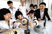 (育儿百科）《爸爸去哪儿》第四期视频 捞鱼抓鸡笑料不断