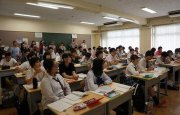 (育儿百科）欧洲杯最美女孩 勤工俭学的玛格达走红网络