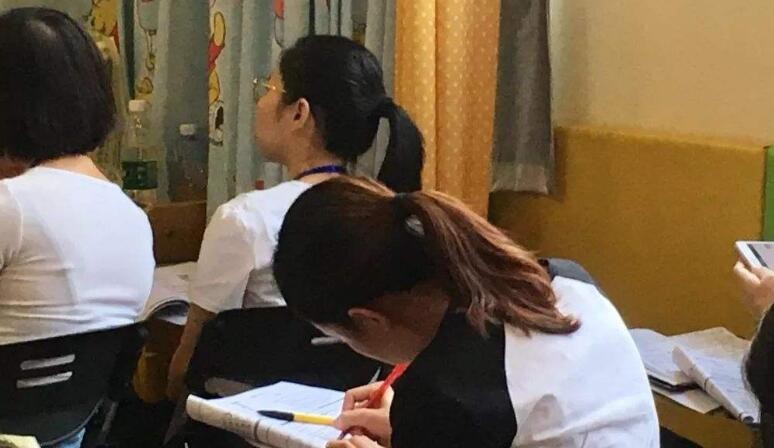 【要闻】《校长来了》圆桌论坛 共探未来教师“进化论”